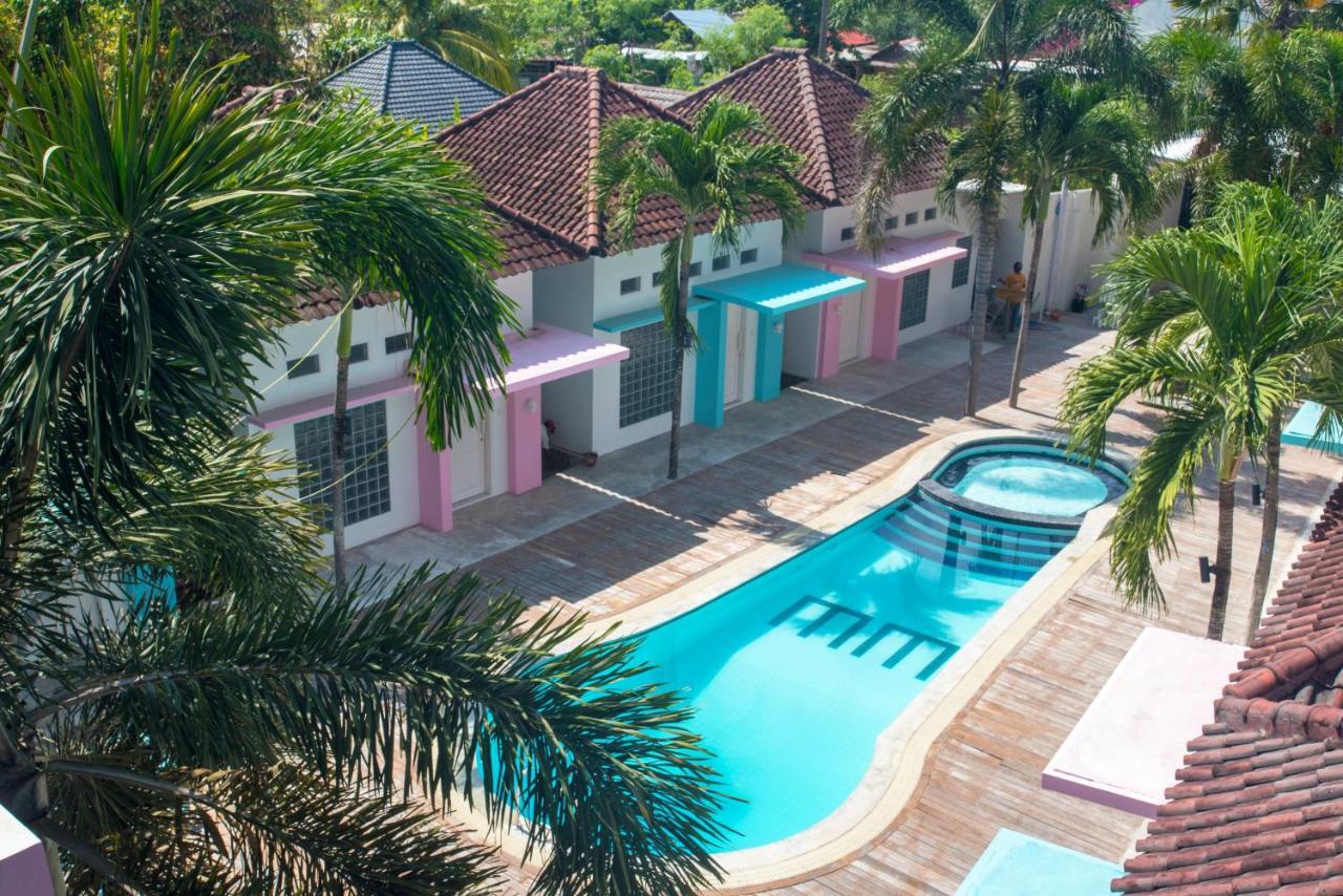 Hostel Mad Monkey Kuta  Exterior foto