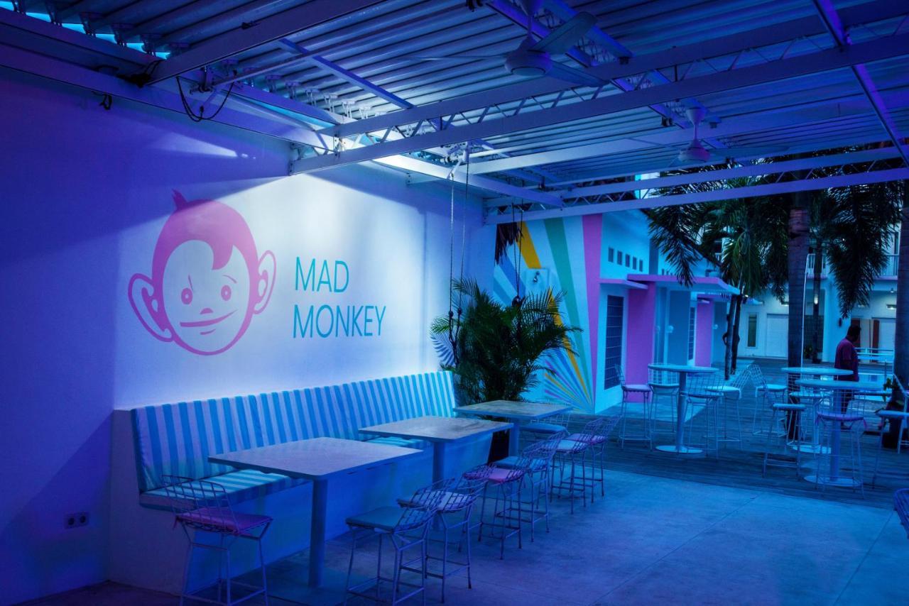 Hostel Mad Monkey Kuta  Exterior foto